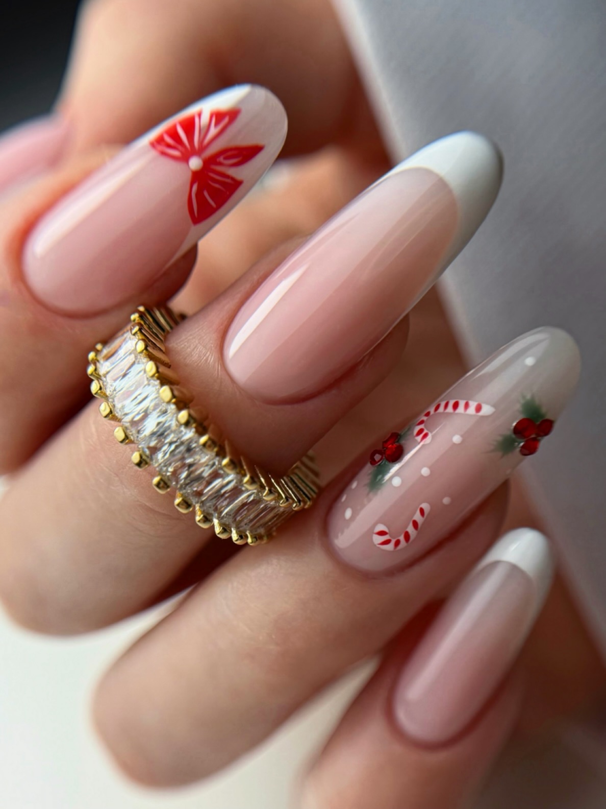 Uroczy manicure na świąteczny nastrój!