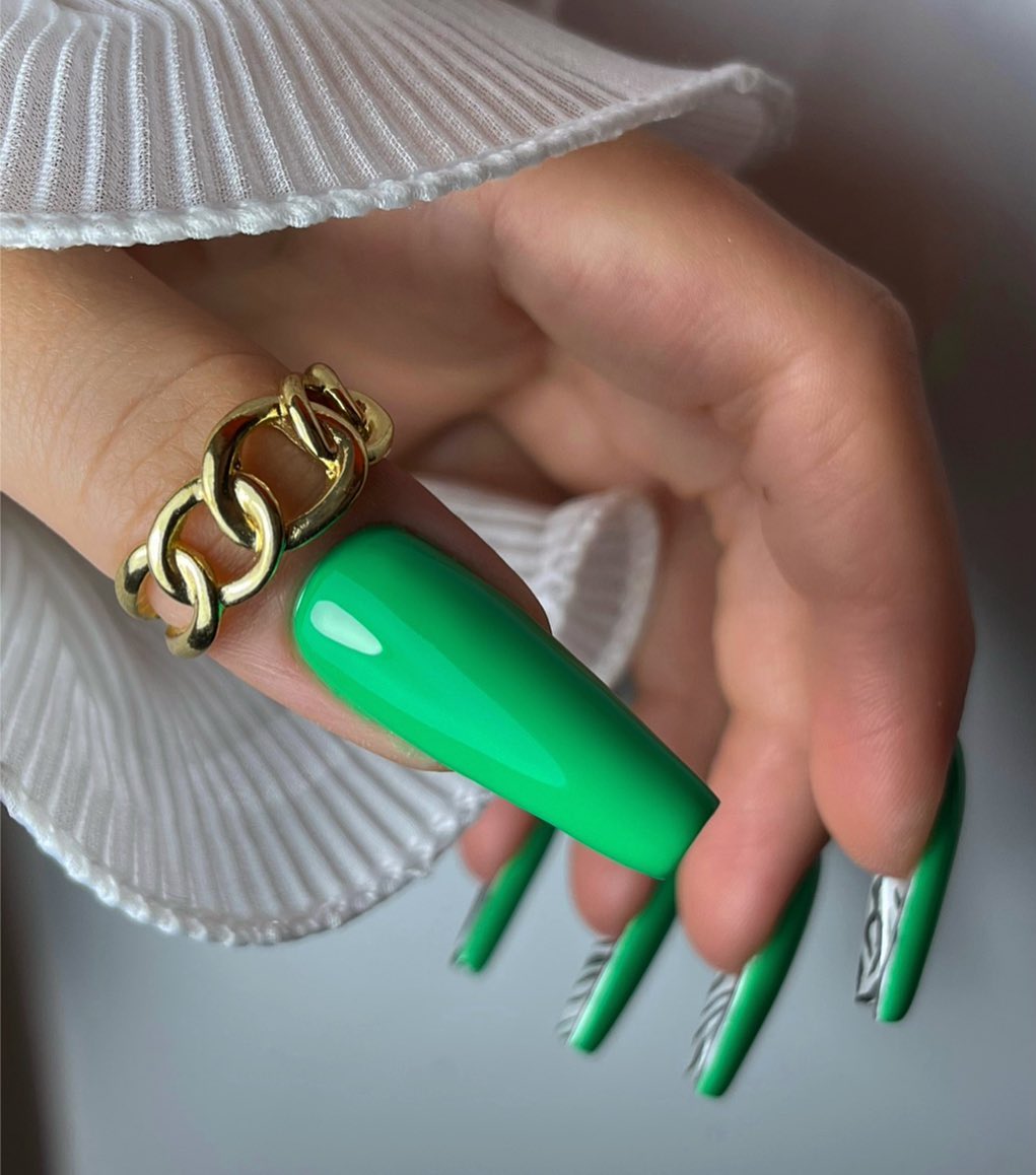 Zielony akcent z nutą zebry