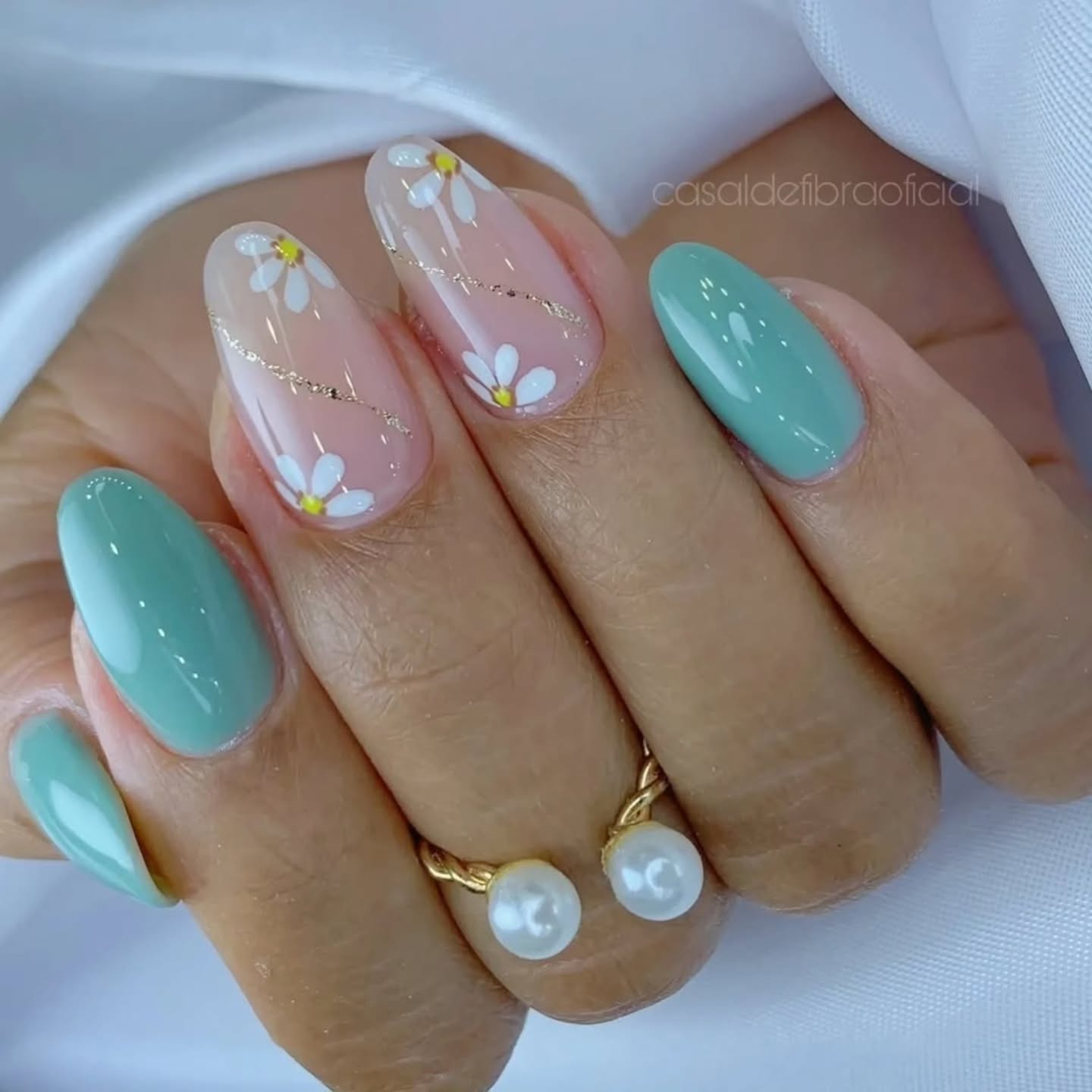 Kwitnący nastrój na Twoich paznokciach!