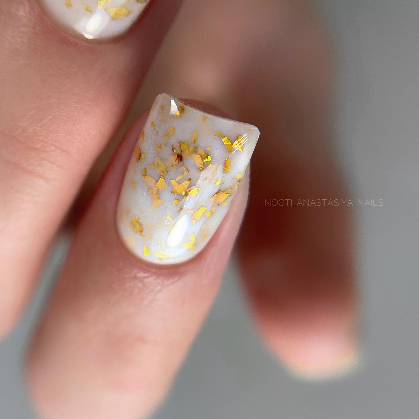 „Złoty woal na pastelowym tle!”