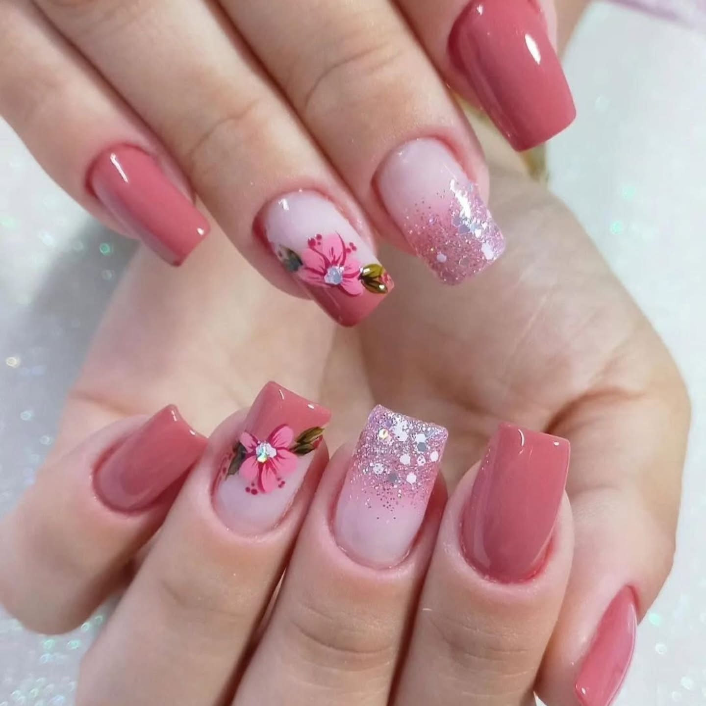 Kwiatowa eksplozja na paznokciach!