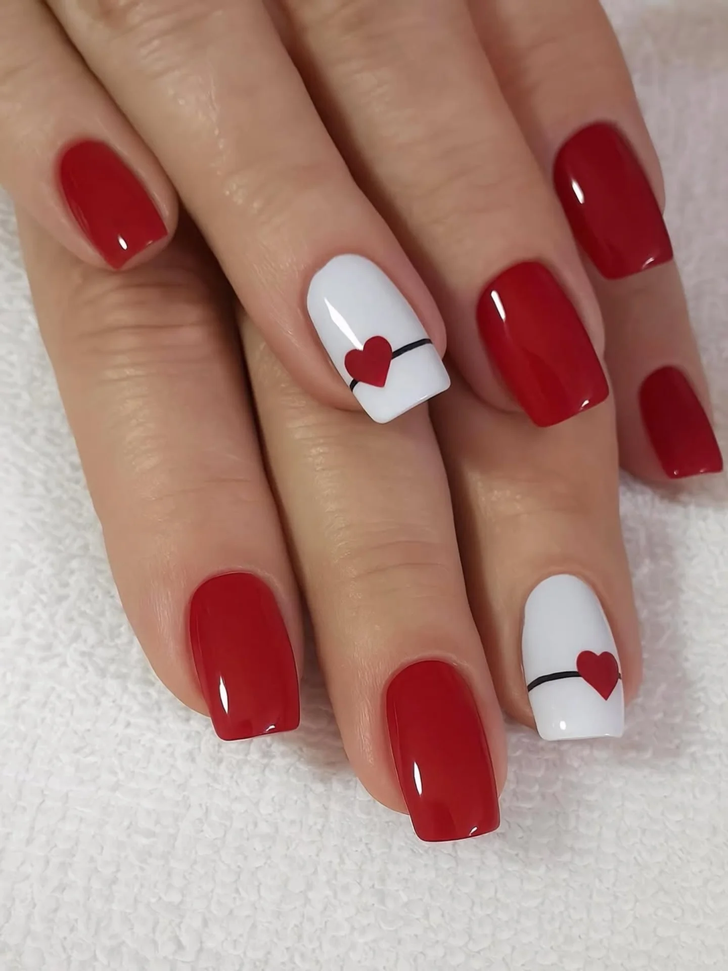 „Miłość na końcówkach paznokci”