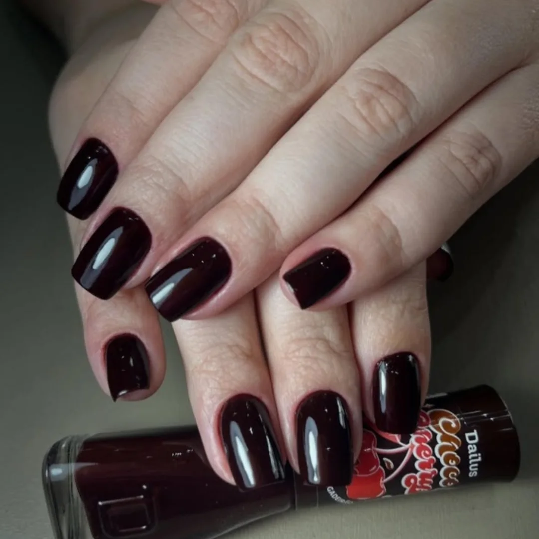 Wiśniowa symfonia dla Twoich paznokci