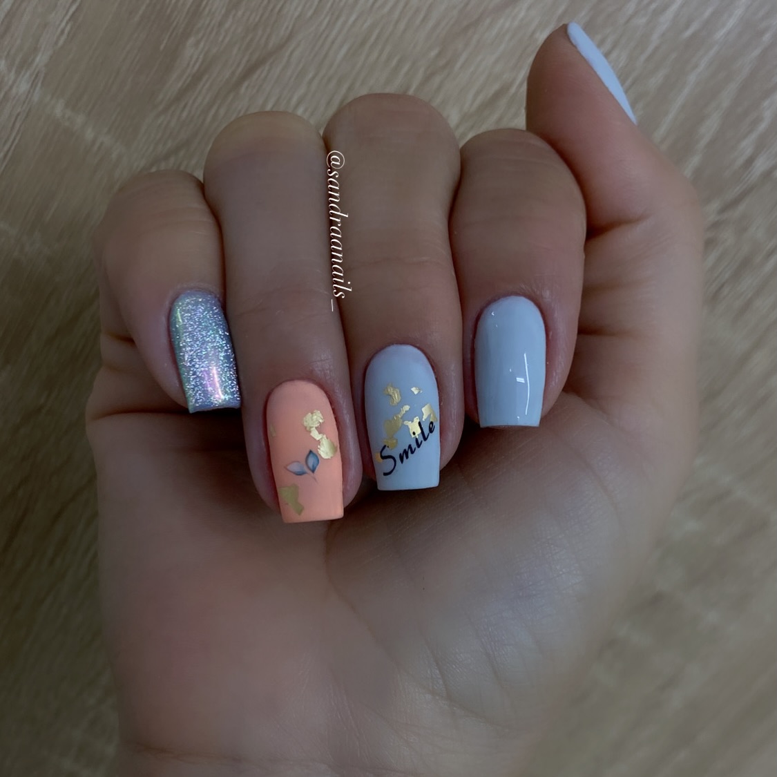 Manicure z uśmiechem: jak szybko poprawić nastrój