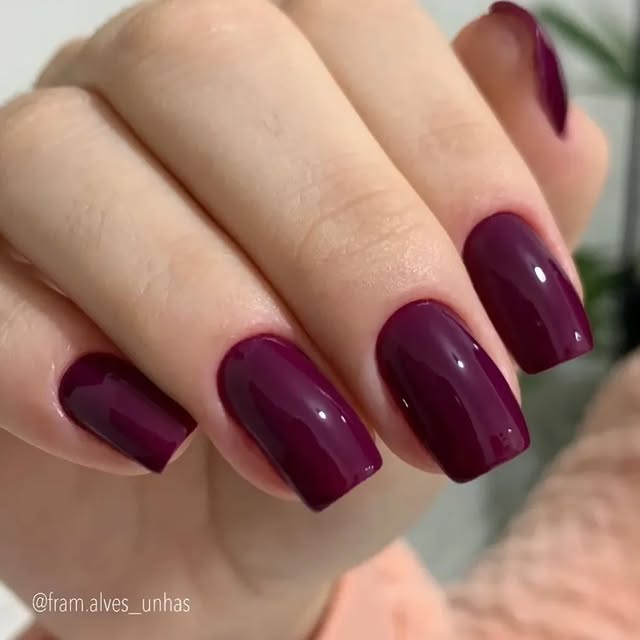 Soczysty aksamit na Twoich paznokciach