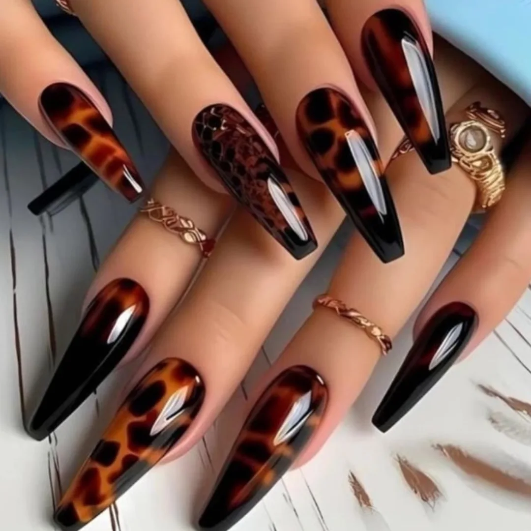 Egzotyczny leopard: manicure z drapieżnym charakterem