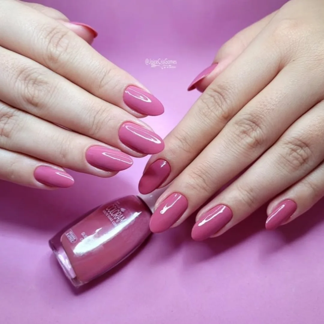 Różowy nastrój na czubkach palców