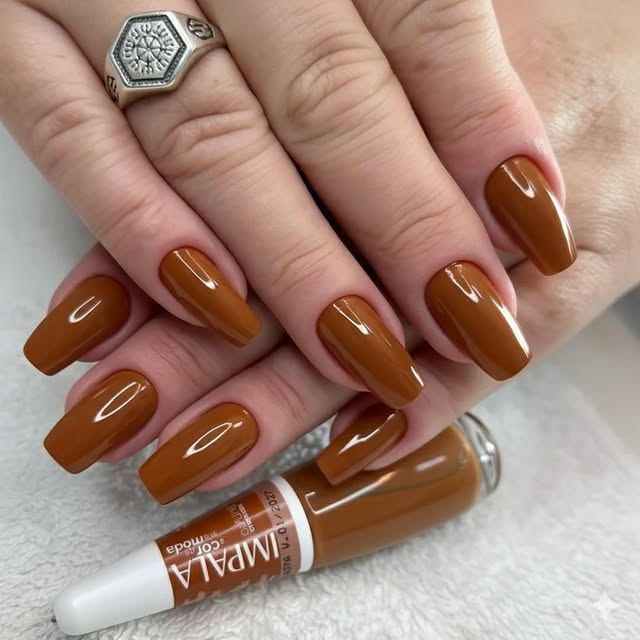 Karmelowa magia na Twoich paznokciach