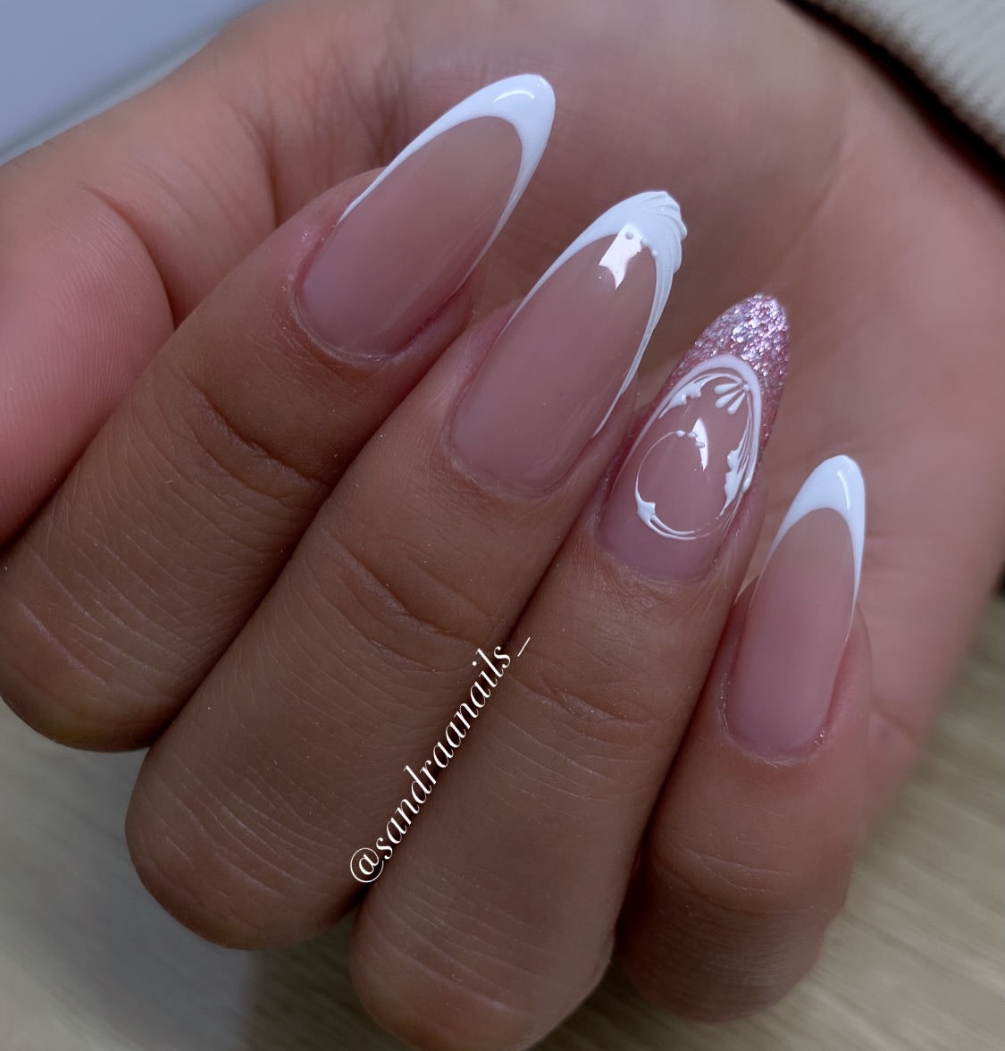 Elegancki koktajl francuskiego szyku