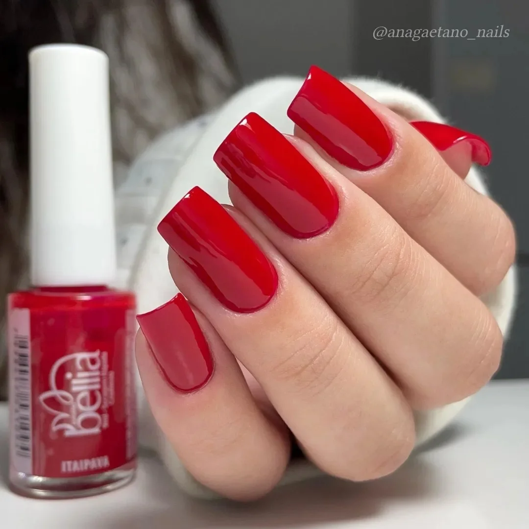 Czerwony szyk: gdy klasyka przyciąga spojrzenia