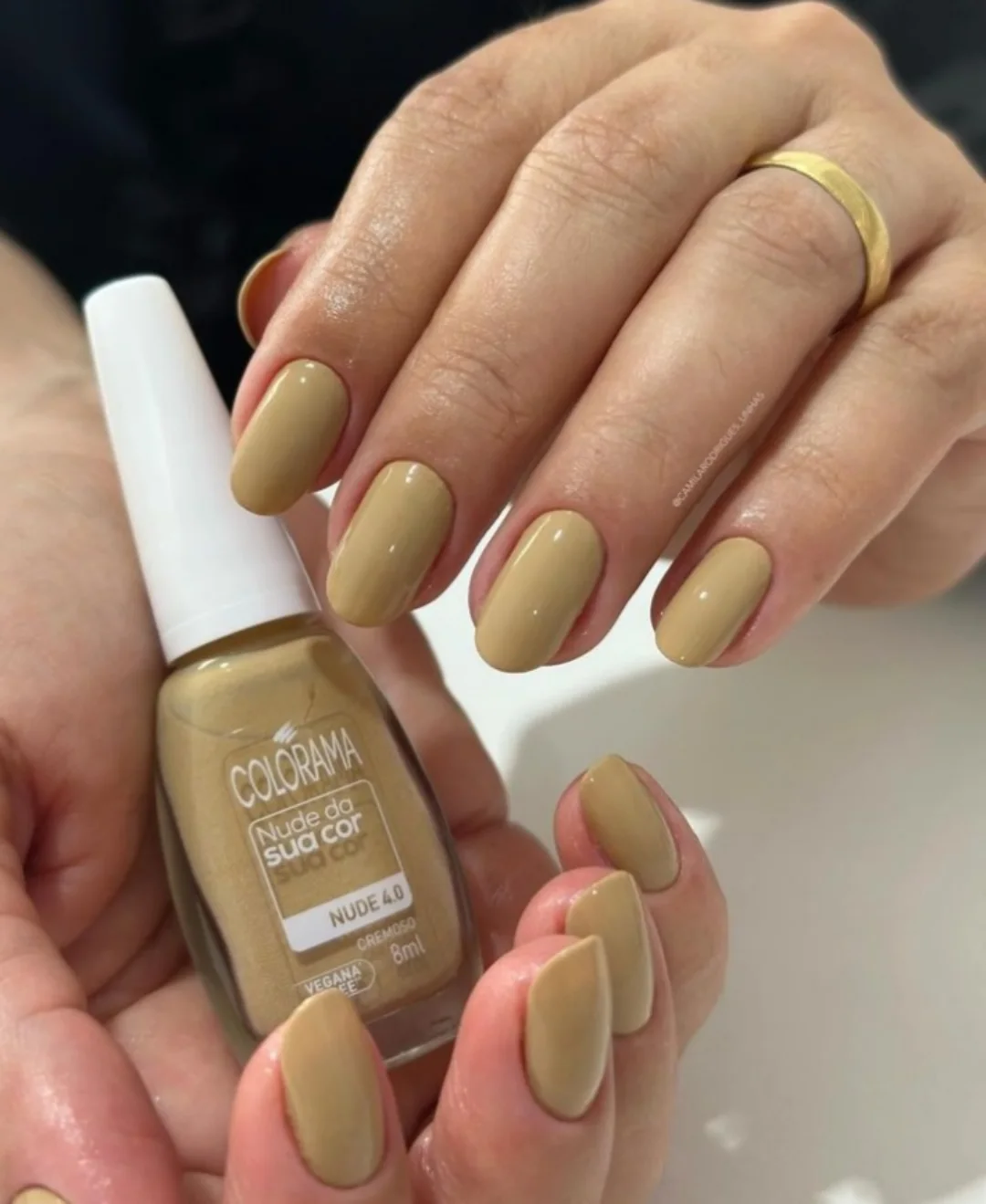 "Kusząca elegancja w odcieniach nude"