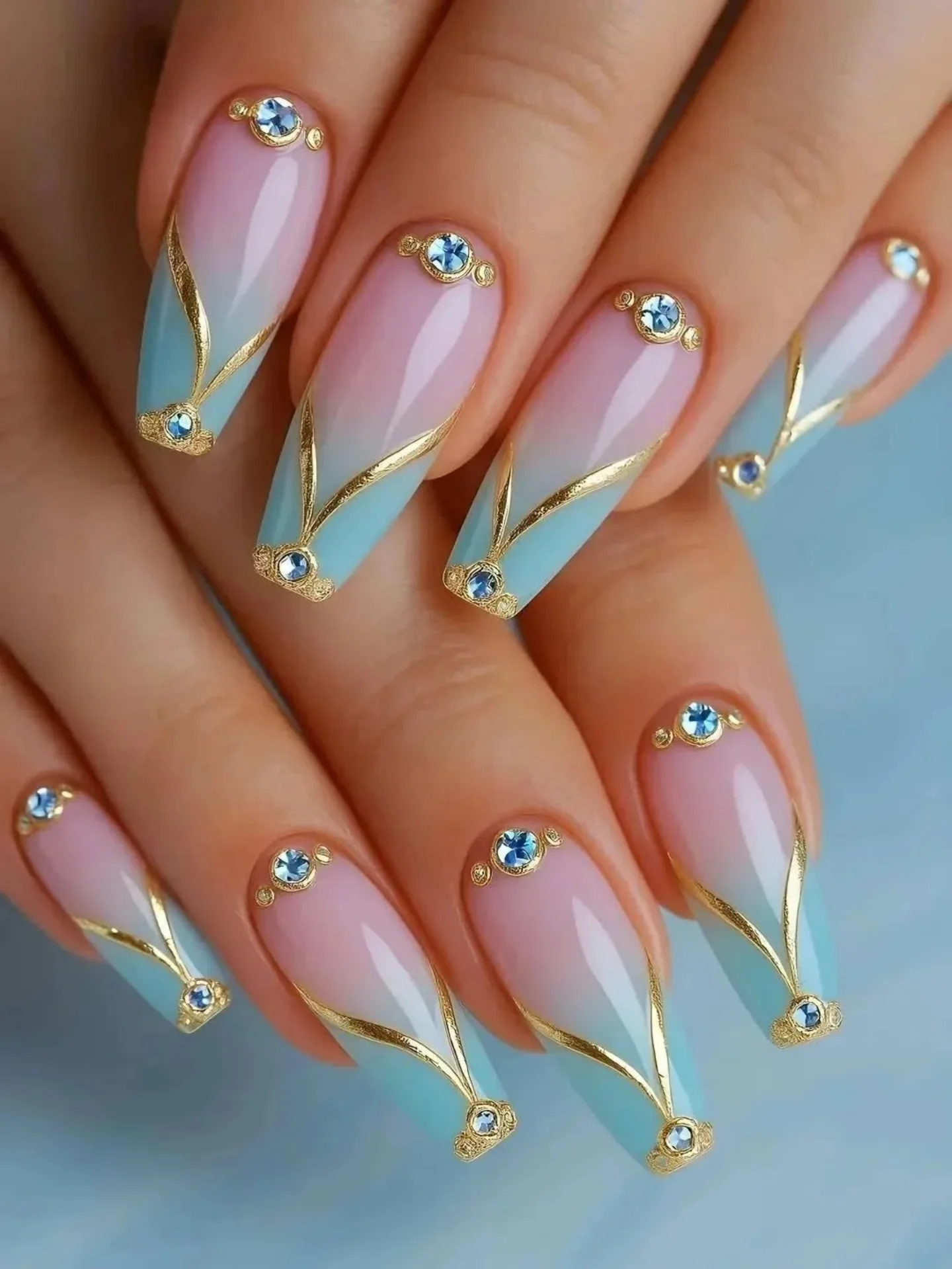 Złoty blask błękitnego marzenia