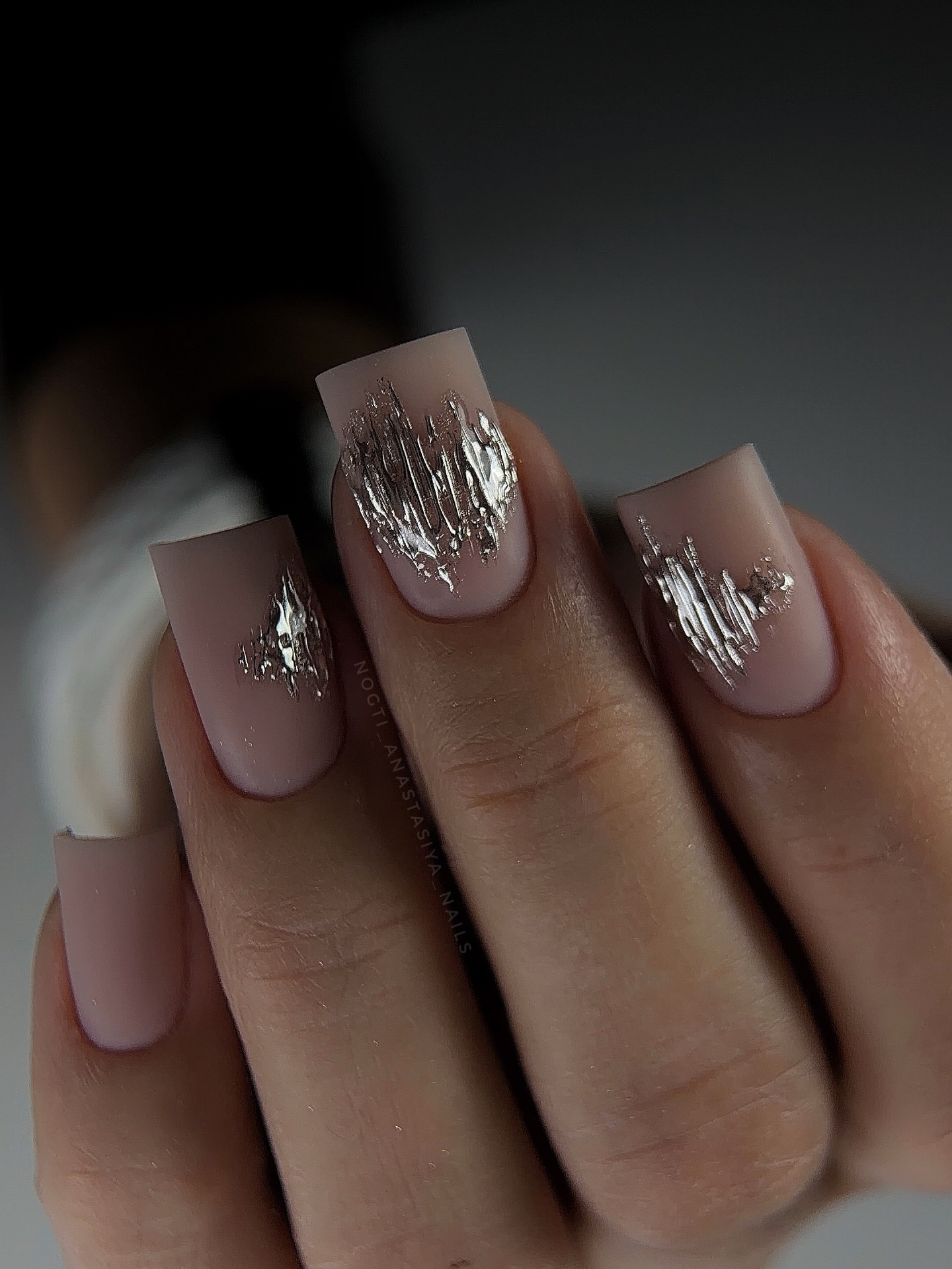 Srebrny wiatr na Twoich paznokciach!