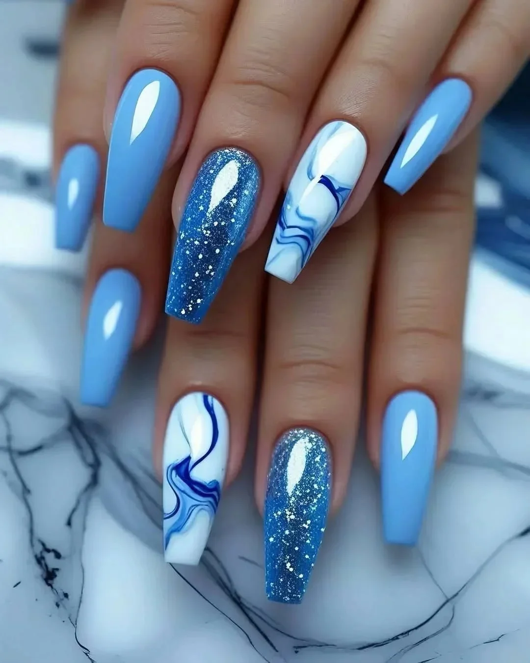 Błękitna magia na Twoich paznokciach