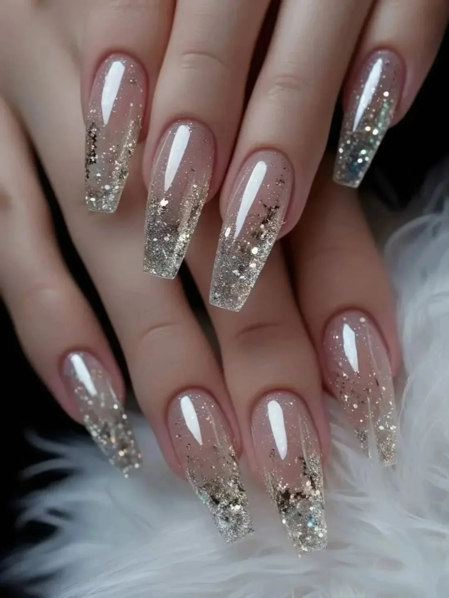 Złoty deszcz gwiazd na Twoich paznokciach