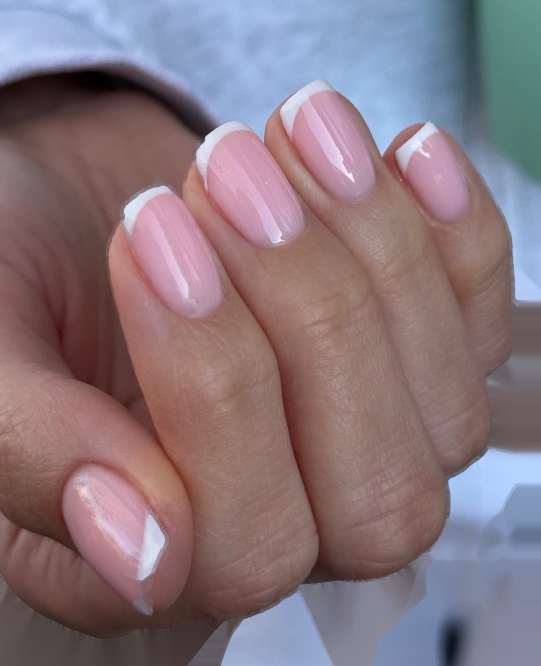 Krótki squoval klasyczny french OPI