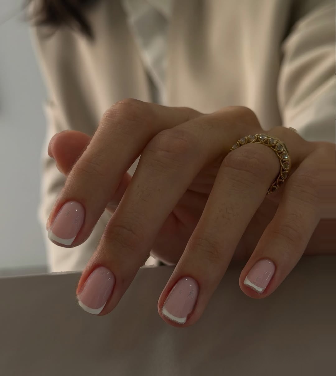 Krótki squoval klasyczny french pale pink OPI